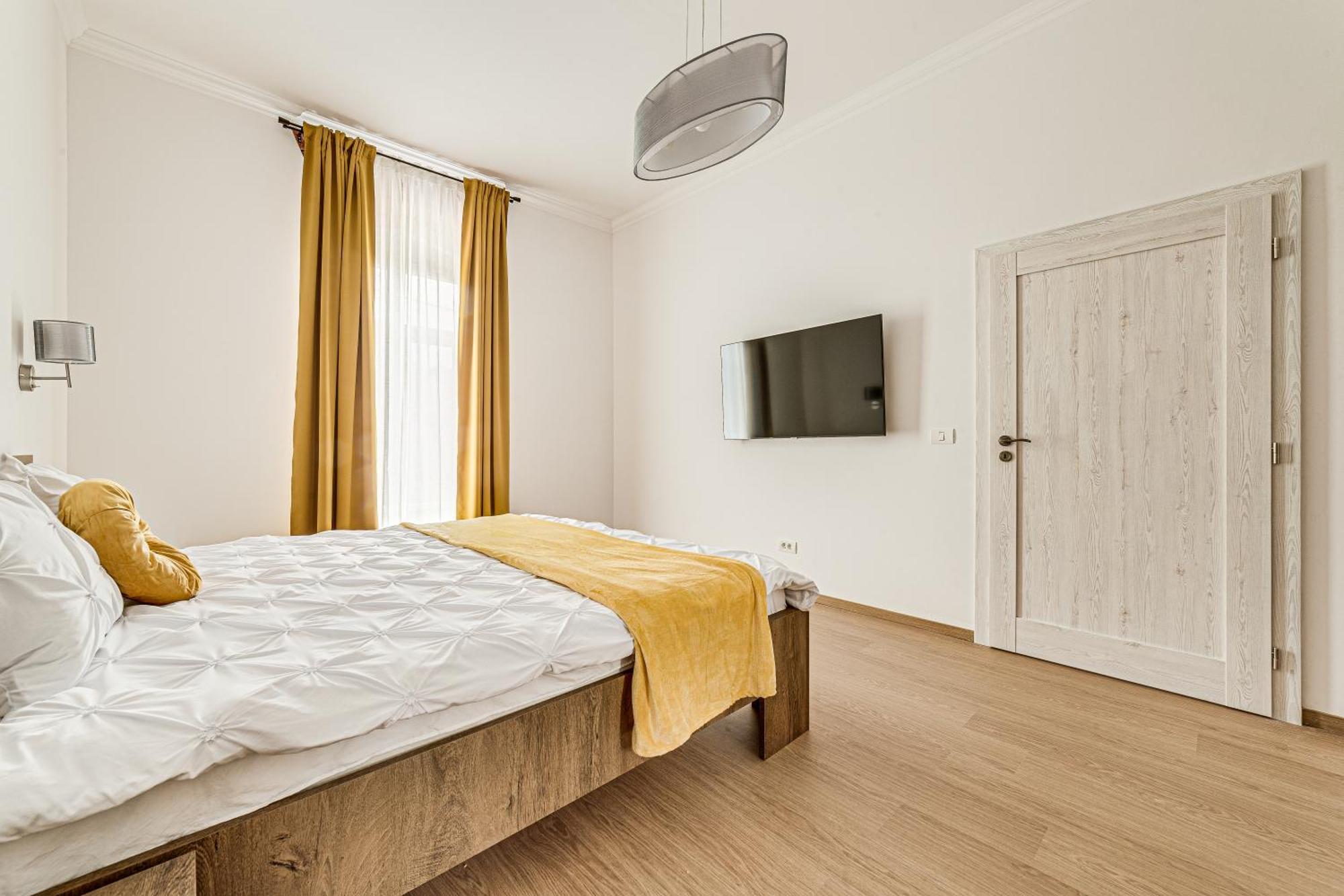 Ari Central Grand Apartments - Luxurious Stay Арад Экстерьер фото